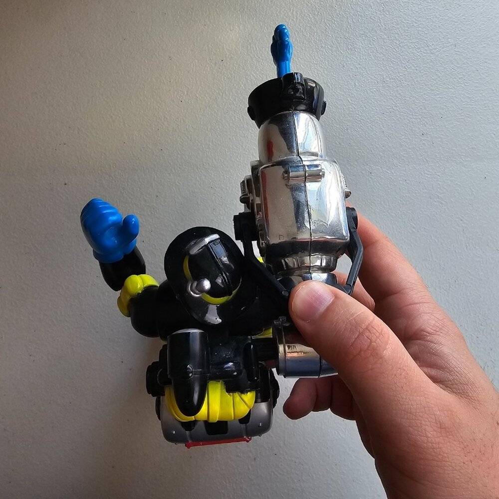 Rescue Heroes Billy Blazes FDNY Firefighter 6” Action Figure Mattel 2001 78829 - Picture 5 of 7